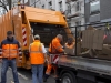 Logistikleiter Dieter Bohn (links) koordiniert den Einsatz © BF