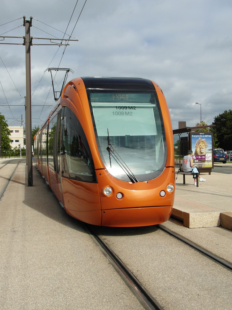 Frankreich erlebt seit einiger Zeit eine Renaissance der Straßenbahn. In zahlreichen Städten wurde die Tram wieder eingeführt, so wie hier in Le Mans. Foto: IngolfBLN